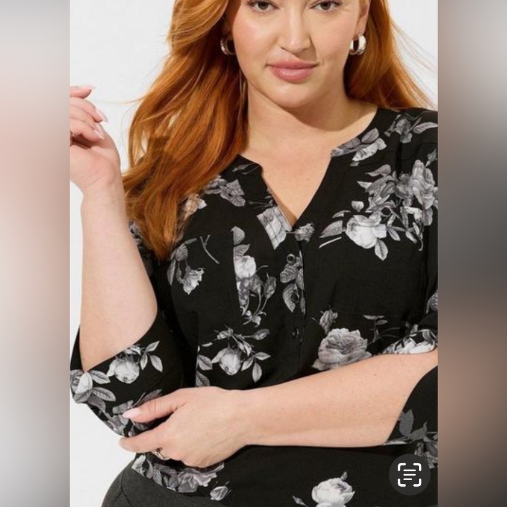 NWT Torrid Harper Challis Pullover 34 Sleeve Blouse Botanical Roses Deep Black 1